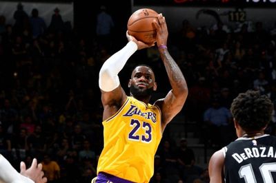 Lý giải trạng thái 'lên đồng' khi ném rổ của huyền thoại LeBron James