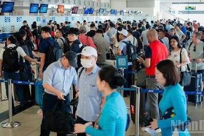 Ngày đầu nghỉ lễ, Cảng Hàng không quốc tế Nội Bài đón 115.000 lượt khách