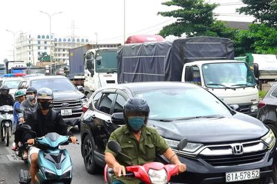 Phương tiện qua TP Đồng Nai tăng mạnh ngày đầu nghỉ lễ