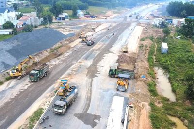Thi công xuyên lễ đường kết nối sân bay Long Thành