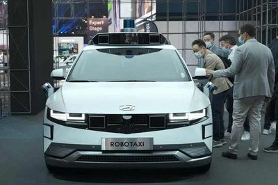 Hyundai hé lộ chiến lược mới - robotaxi, giá pin rẻ hơn 30%