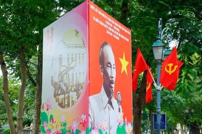 [GALLERY] Hà Nội rực rỡ cờ hoa chào mừng Quốc khánh 2/9