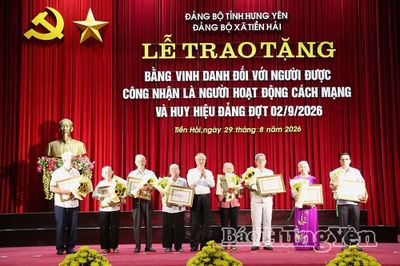 Hưng Yên trao Bằng vinh danh đối với người hoạt động cách mạng và Huy hiệu Đảng đợt 2/9