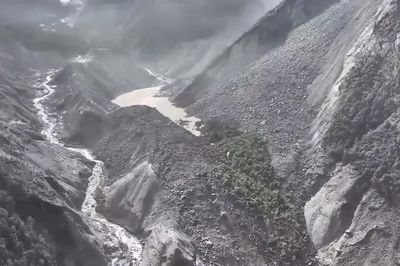 Cảnh báo về hồ nước mới hình thành ở biên giới Nepal - Trung Quốc