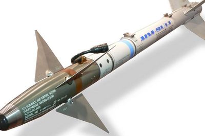 Sức mạnh sát thủ của tên lửa AIM-9X Mỹ bán cho Hàn Quốc vừa khiến Triều Tiên đe dọa đáp trả
