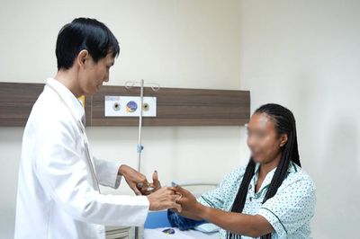 Nữ du khách đột quỵ khi đi du lịch, hồi phục ngoạn mục sau 24 giờ