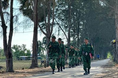 Nếu sĩ quan nghỉ hưu trước tuổi sẽ được trợ cấp một lần bằng 5 tháng tiền lương