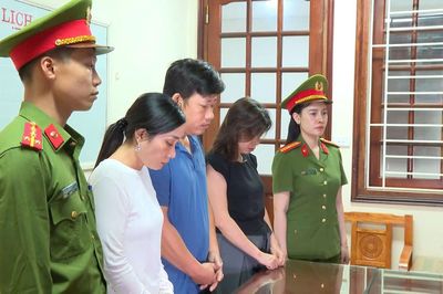 Khởi tố nhóm đối tượng sản xuất, bán thuốc giả dưới danh nghĩa 'thuốc đông y gia truyền'