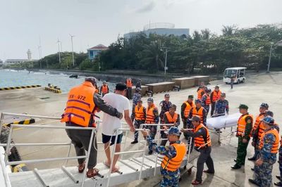 Cảnh sát biển mở rộng tìm kiếm 19 ngư dân mất liên lạc ở Trường Sa