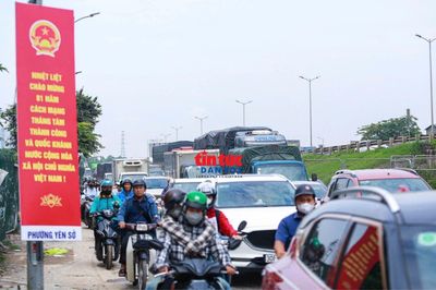 Cửa ngõ Hà Nội ùn tắc ngày đầu nghỉ Lễ Quốc khánh 2/9