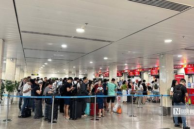 Ngày đầu nghỉ lễ 2/9, sân bay Tân Sơn Nhất đón gần 130.000 lượt khách