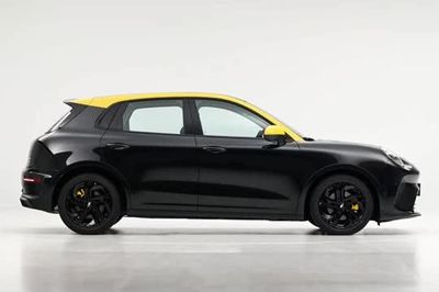 SUV mạnh 226 mã lực, tiêu thụ 4,5 lít xăng/100 km, giá gần 320 triệu đồng