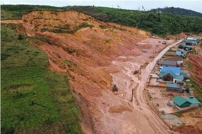 Lâm Đồng công bố tình huống khẩn cấp do sạt lở, bảo vệ 15 hộ dân