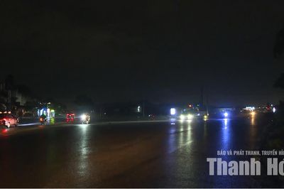Trật tự, mỹ quan đô thị - Những “cái gai trong mắt”: Đèn chiếu sáng công cộng Đại lộ Đông - Tây có cũng như không