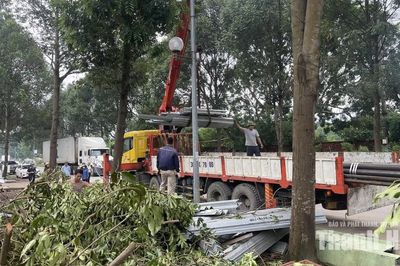 Phường Hàm Rồng ra quân lập lại trật tự, mỹ quan tại KCN Đình Hương - Tây Bắc Ga sau phản ánh của Báo điện tử Thanh Hóa