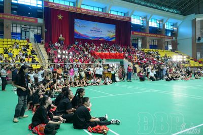 Sôi động giao lưu Festival Dân vũ