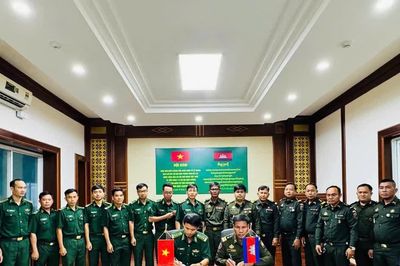 Đồn BP Cửa khẩu Quốc tế Lệ Thanh và Tiểu đoàn 113 phối hợp quản lý, bảo vệ biên giới