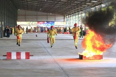 Hội thi thể thao nghiệp vụ chữa cháy và CNCH tại Khu công nghiệp Trà Đa