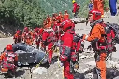 Nối lại hoạt động cứu hộ tại khu vực lũ quét ở biên giới Nepal - Trung Quốc