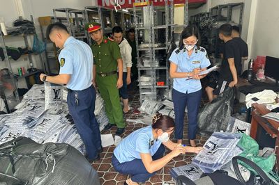 Hoài Đức tăng kiểm tra, xử lý hàng hóa giả mạo nhãn hiệu