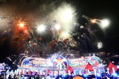 Vạn người đội mưa xem concert 'Quảng Ninh rạng rỡ tương lai'