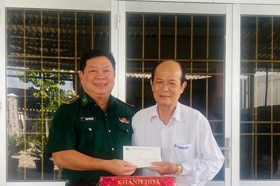 Bộ đội Biên phòng An Giang thăm, tặng quà gia đình chính sách dịp Quốc khánh 2/9