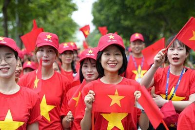 Hải Phòng: Hơn 4.000 người tham gia chương trình đi bộ 'Cùng Việt Nam tiến bước'