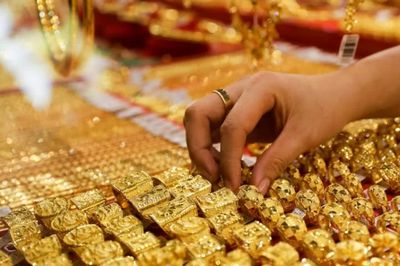 Chịu áp lực, giá vàng giảm mạnh
