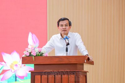 Đồng chí Đoàn Minh Huấn làm việc với Trường Chính trị tỉnh Cà Mau