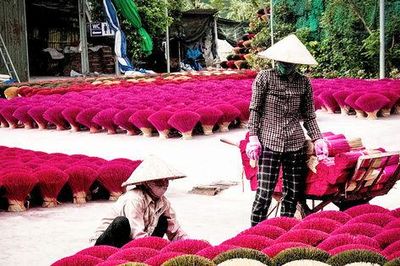 Sắc màu làng nghề Quảng Phú Cầu