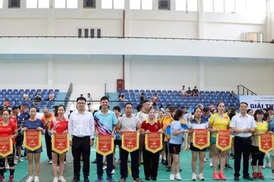 Quang Minh: Sôi nổi giải bóng chuyền hơi chào mừng Quốc khánh 2-9