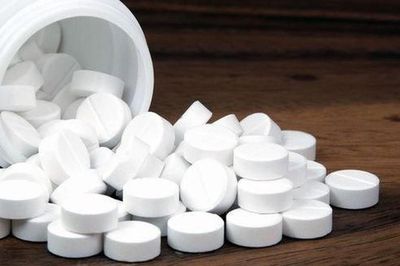Dùng thuốc hạ huyết áp lâu ngày có cần bổ sung thêm vitamin và khoáng chất?