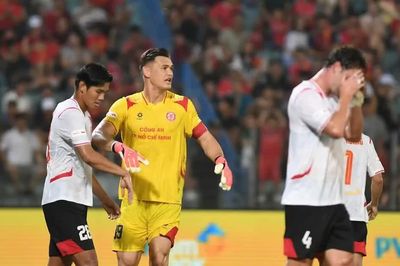 Trở về CLB, thủ thành Patrik Lê Giang trải qua trận tranh Siêu Cúp đầy khó khăn
