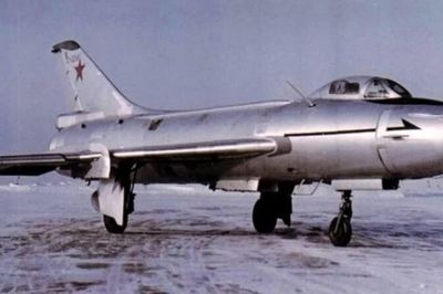 Tiêm kích Su-7 và cặp cánh xuôi mang tính cách mạng