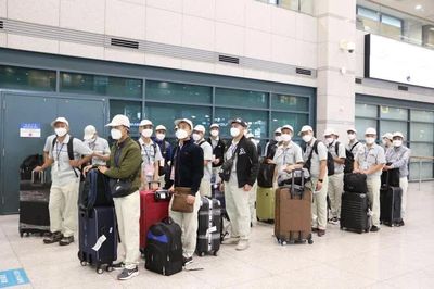 Từ 10/9: Lao động Việt Nam cố tình ở lại nước ngoài sau khi chấm dứt hợp đồng bị phạt tới 100 triệu đồng