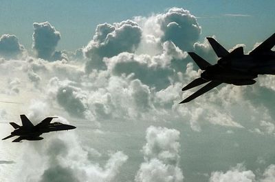 MiG-31 vs F-14: Hai 'thợ săn' máy bay ném bom thời Chiến tranh Lạnh