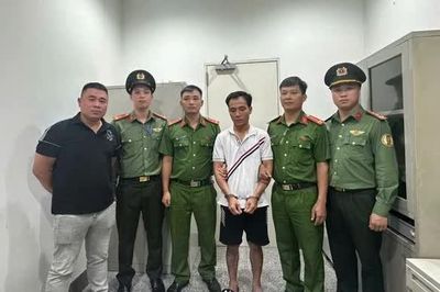 Phối hợp bắt đối tượng truy nã tại sân bay Nội Bài