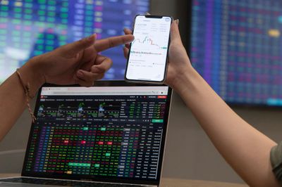 Đề xuất cho 1.000 người dùng AI đầu tư chứng khoán