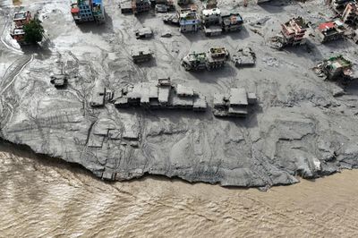 Lũ dữ ở Nepal - Trung Quốc, cháy rừng tại Indonesia trong loạt ảnh tuần qua