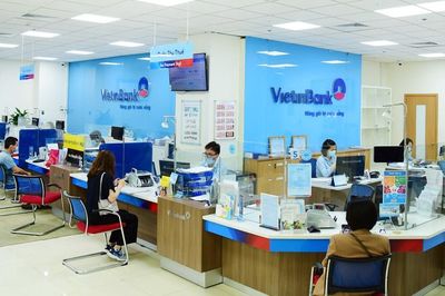 'Ông lớn' ngân hàng đóng cửa hơn 130 phòng giao dịch