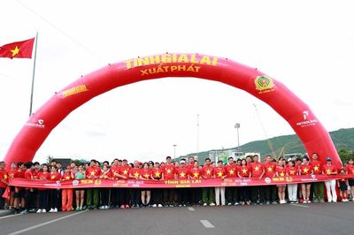 Cùng Việt Nam tiến bước: Hơn 37 triệu bước chân người Gia Lai tham gia đi bộ hưởng ứng