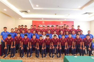 Động viên tinh thần đội tuyển U20 Việt Nam trước khi bước vào Vòng loại U20 châu Á 2027