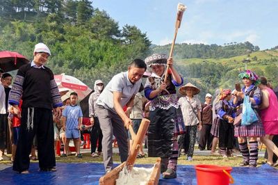 Về Mù Cang Chải vui hội giã bánh giày độc đáo của người Mông
