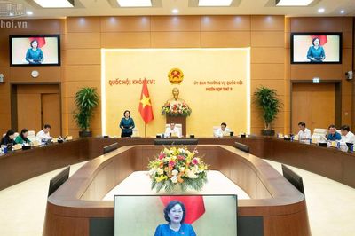 SẮP XẾP, TINH GỌN TỔ CHỨC BỘ MÁY: Thông qua Nghị quyết mới về chức năng, nhiệm vụ, quyền hạn, cơ cấu tổ chức của Văn phòng Quốc hội