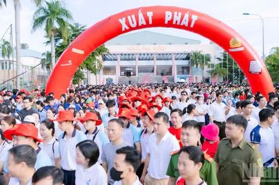 Hơn 30 nghìn người dân Đồng Nai tham gia 'Cùng Việt Nam tiến bước'