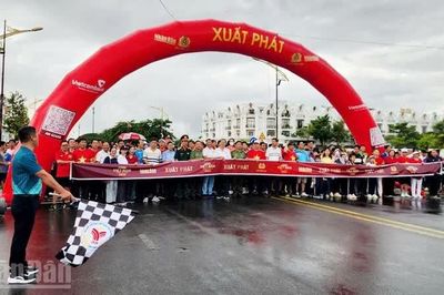 Hơn 30.000 người dân An Giang đi bộ 'Cùng Việt Nam tiến bước năm 2026'