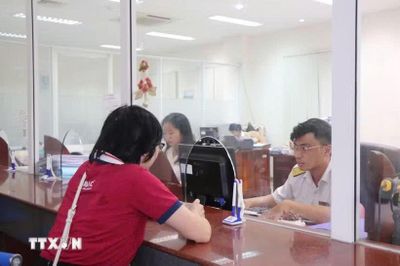 Giảm 30% thuế thu nhập trong hai năm cho cá nhân, doanh nghiệp có doanh thu không quá 10 tỷ đồng