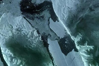 Đảo băng to cỡ thành phố Mahathan vừa tách rời khỏi Greenland