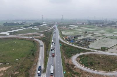 Phương tiện di chuyển trên cao tốc Bắc - Nam tăng gần 60%
