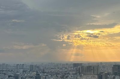 Dự báo thời tiết ngày 31/8: Nam Bộ nhiều mây, có mưa trong ngày